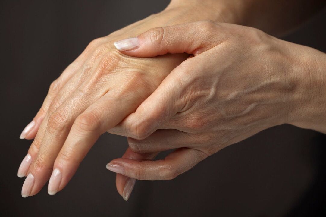 finger joint pain symptoms